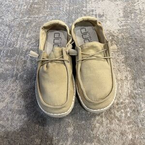 HEY DUDE Women’s ‘Wendy’ Beige Loafers size 7